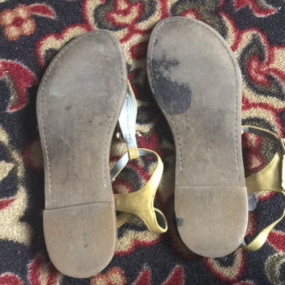 Yellow sandals with turtle detail - Picture 2 of 2